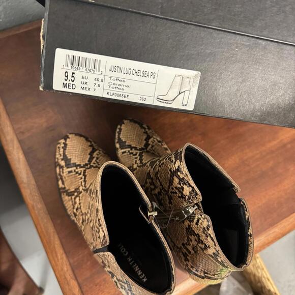 KENNETH COLE Women’s Justin Lug Chelsea Animal Print Zip-Up Dress Booties 9.5 M - Picture 4 of 5